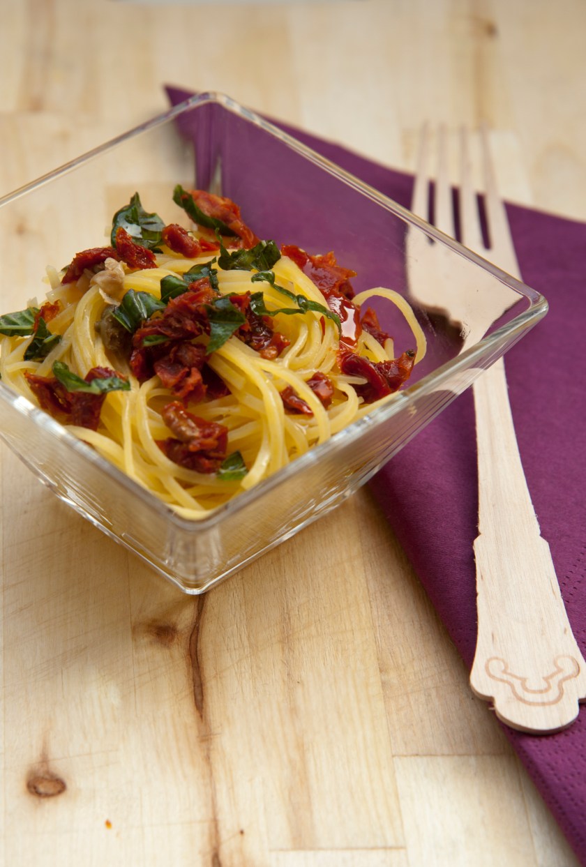 Spaghettini con pomodori secchi